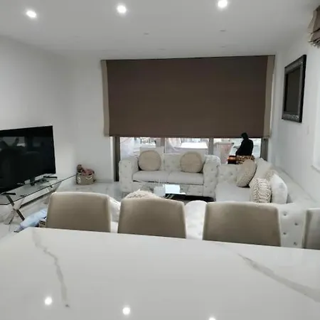 Luxury In 2 Bedroom 1 Balcony * Larnaca