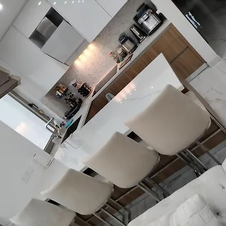 Διαμέρισμα Luxury In 2 Bedroom 1 Balcony