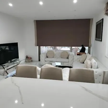 Luxury In 2 Bedroom 1 Balcony Larnaca