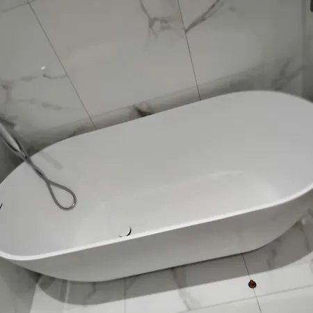 Luxury In 2 Bedroom 1 Balcony Apartament Larnaca
